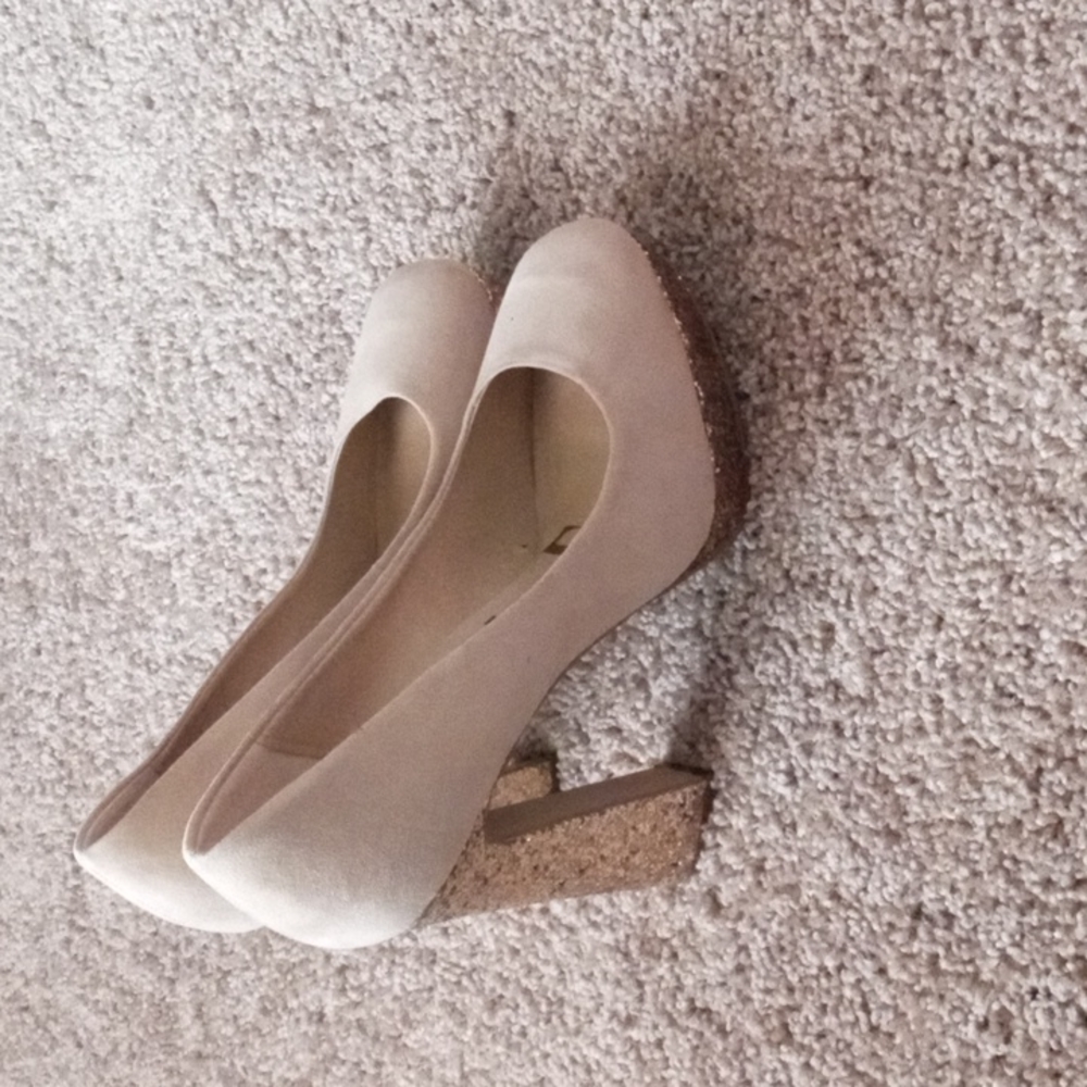 High heel platform light tan suede with glitter details size 8 1/2